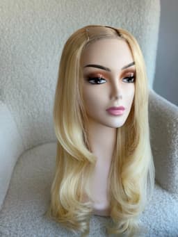 Semiperuca Par Natural U Part Blond Miere Drept