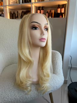 Semiperuca Par Natural U Part Blond Miere Drept