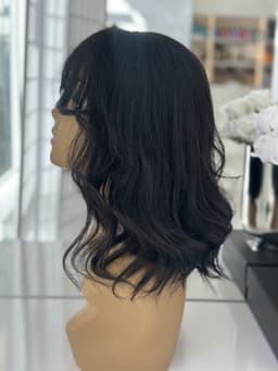 Peruca Bobo Negru Natural cu breton ondulata