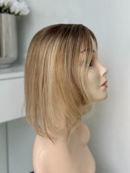 Peruca partiala Saten Deschis/Blond Natural Peruca partiala Saten Deschis/Blond Natural